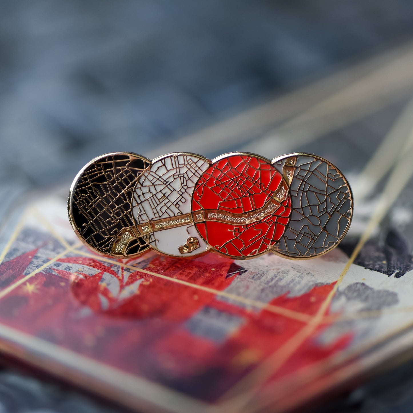 Londons soft enamel pin