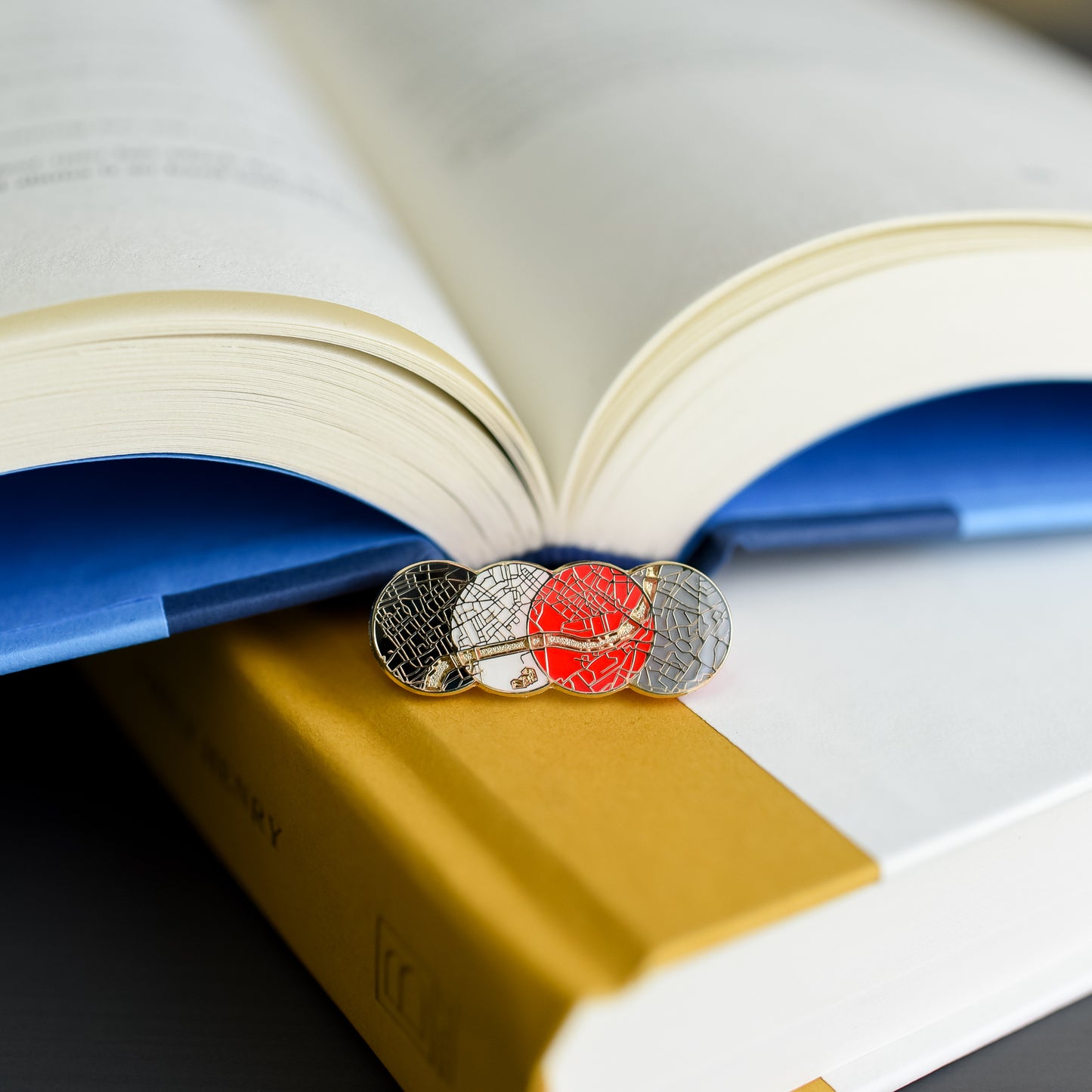 Londons soft enamel pin